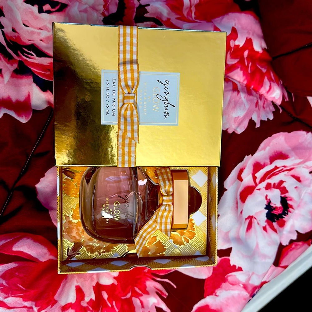 Last one 😱 Gingham Gold Huge bottle